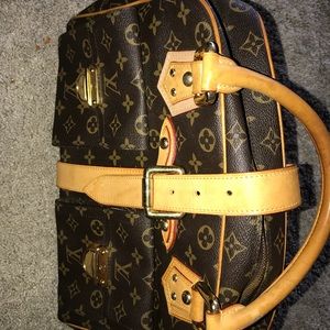 Lv authentic Manhattan PM Handbag